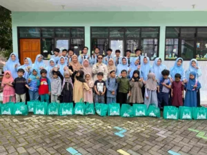 Proyek Kebajikan Sosial: Siswa SMP Muhammadiyah 8 Batu Berbagi di 18 Lokasi