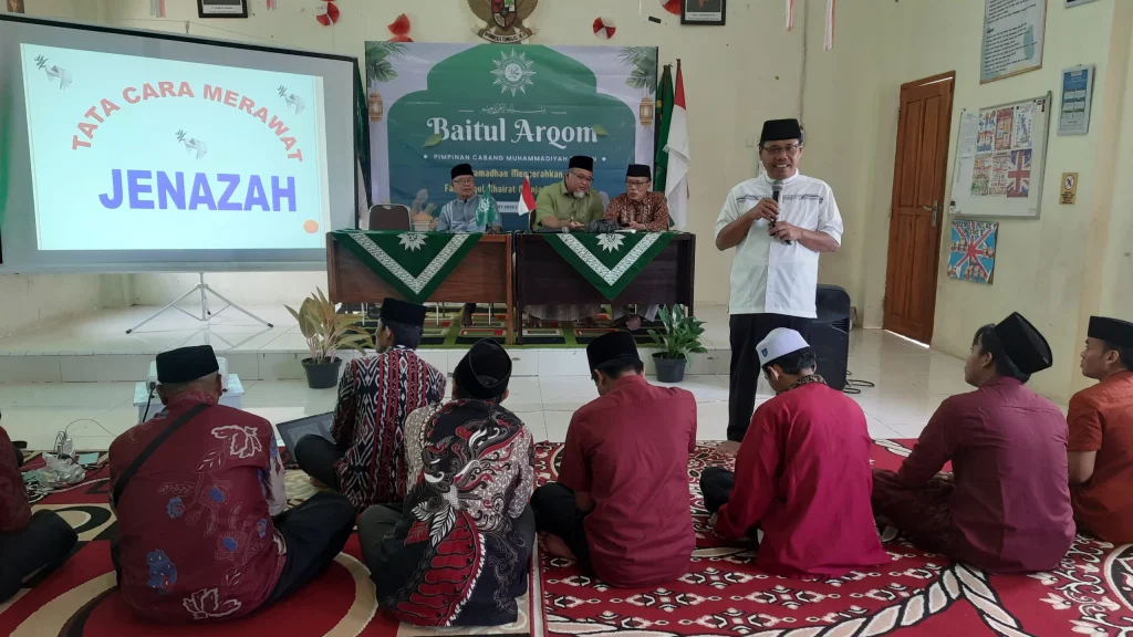 Baitul Arqom PCM Paiton: Bahas Thaharah Sampai Praktik Merawat Jenazah