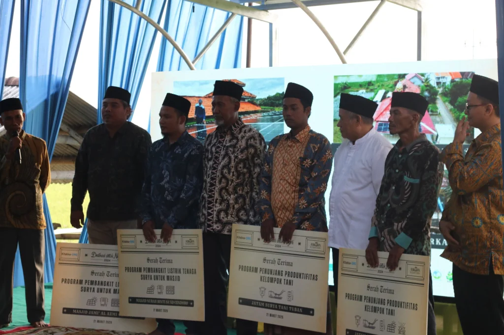 Kitabisa dan PRM Cendoro Gelar Tabligh Akbar, Serahkan Bantuan Lingkungan dan Pertanian