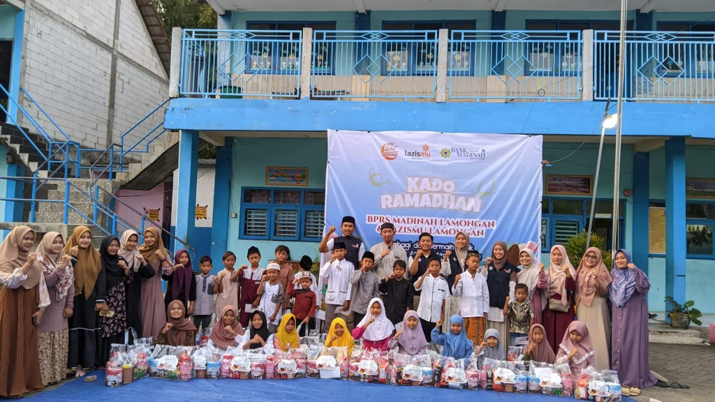Lazismu Lamongan Tebar Kado Ramadan untuk Anak Yatim dan Dhuafa di Ngimbang