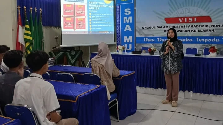 Mahasiswi UGM Alumni SMAS Muha Genteng Sampaikan Kiat Sukses di Perguruan Tinggi