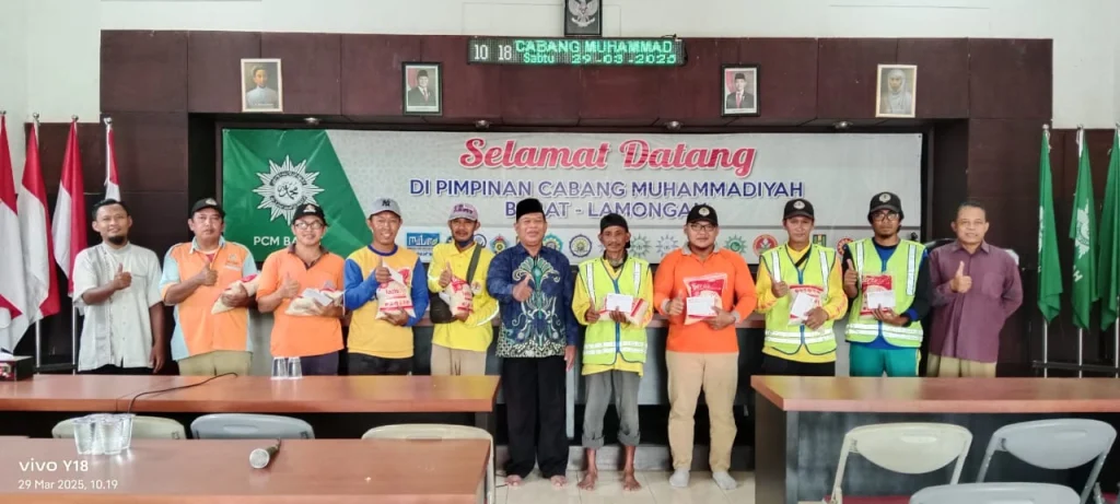 Lazismu Babat Berikan 1000 Paket Kepada Fakir Miskin Hingga Pasukan Kuning