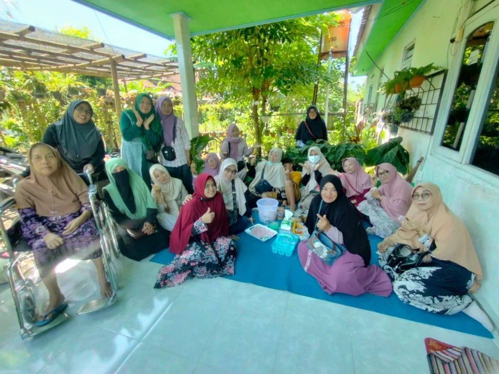 Silaturahmi PCA Srono Kunjungi Para Sesepuh Aisyiyah