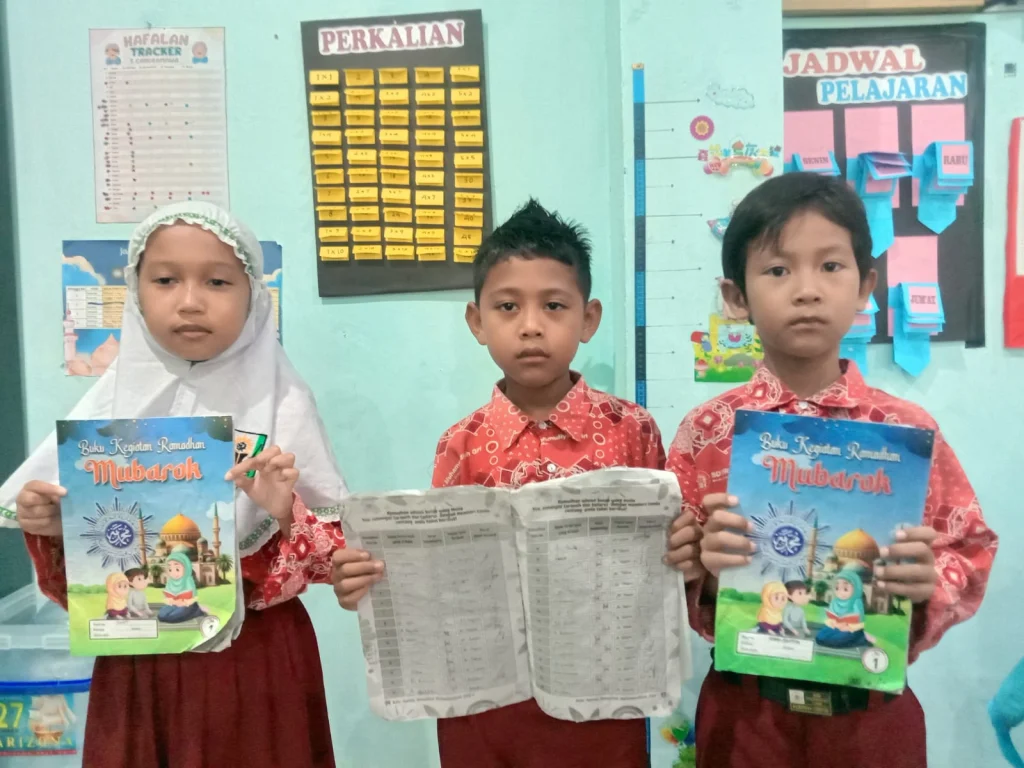 Senyum Ceria Siswa SD Muri Usai Lebaran