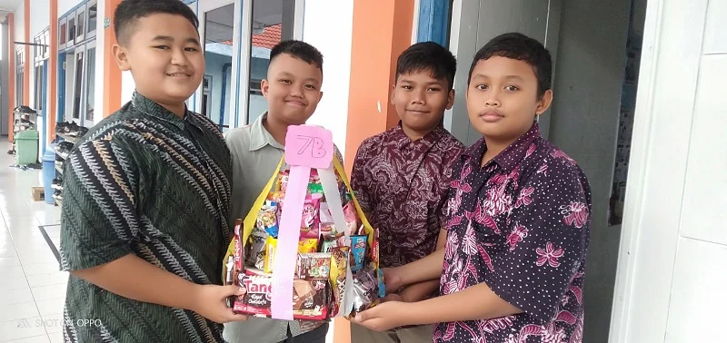 Unik, Ini Cara Halalbihalal Siswa Spemdalas di Kelas