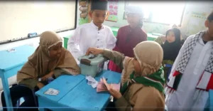 Kepedulian Siswa Kreatif 20 Surabaya, One Day Charity untuk Saudara di Palestina