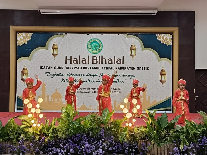 Empat Hari Latihan, Lima Penari Cilik TK Aisyiyah 36 PPI Pukau 500 Undangan Halal Bihalal