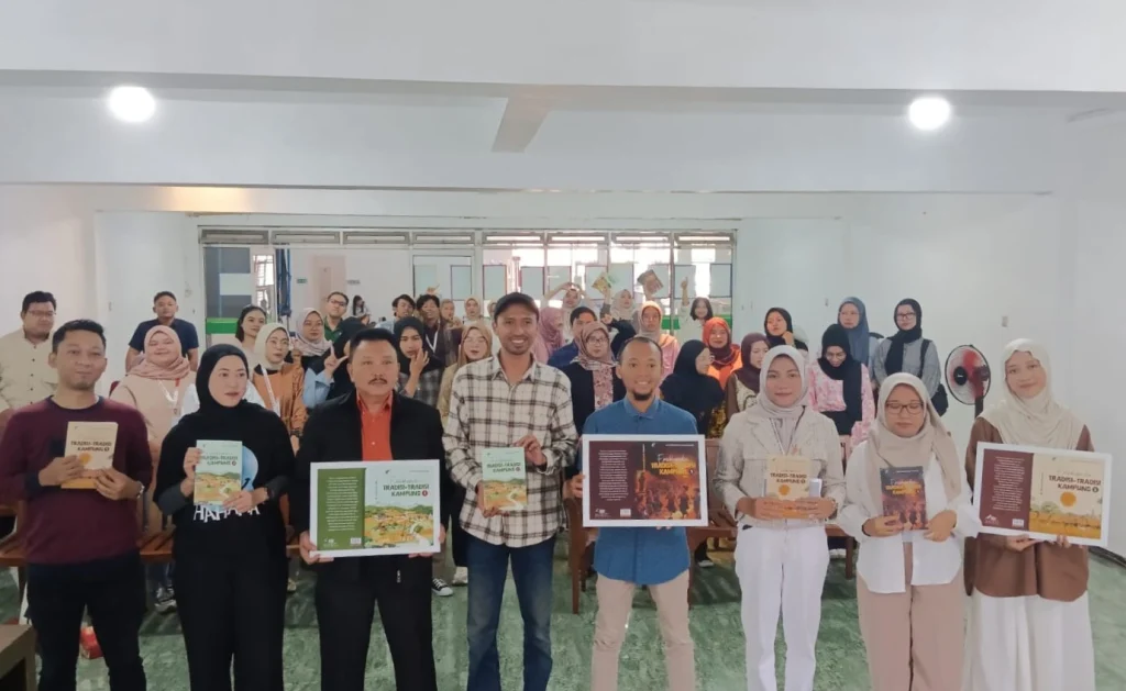 CoE Perbukuan UMM Luncurkan Ensiklopedia Tradisi Kampung