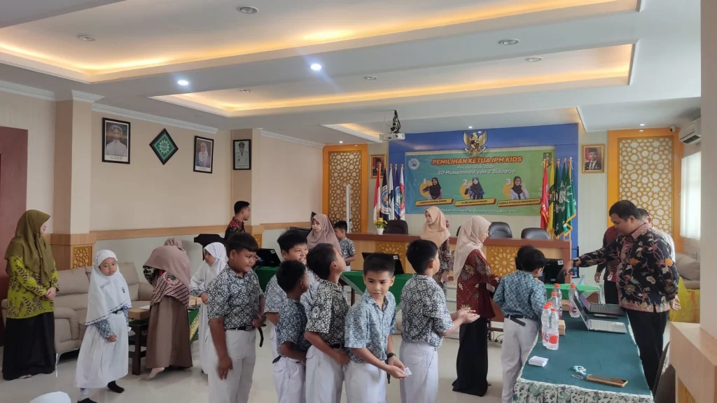 PR IPM SD Muhammadiyah 2 Sidoarjo Gunakan E-Voting dalam Pemilihan