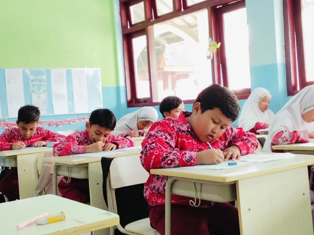 Semangat Kartini berkumandang di SD Muhammadiyah 1 Kebomas Lewat Untaian Kata