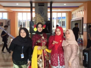 Gelar Karya Smamita Warnai Peringatan Hari Kartini dengan Pakaian Adat dan Semangat Literasi