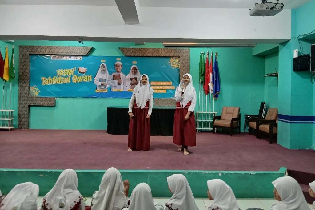 Berliterasi di Hari Kartini: Suara Kecil yang Menggema dari Aula SD Mumtaz