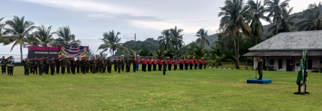 ‎Komandan Kokam Wilayah Jatim Tutup Diklat dan Pembaretan di Puslatpurmar 7 Lampon