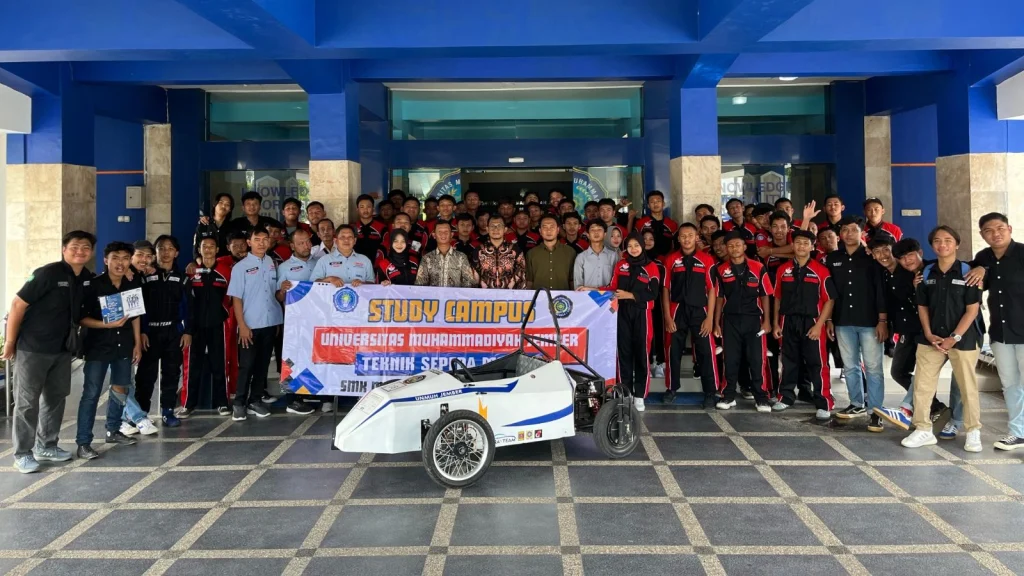 Menyulam Jejak Otomotif: Siswa TSM SMK Models Kunjungan Industri di Jember