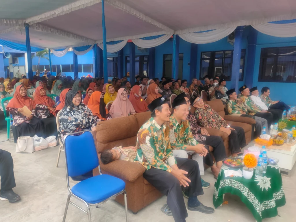 Perkuat Silaturahmi, SD Sakri Hadiri Halal Bihalal PCM Krian
