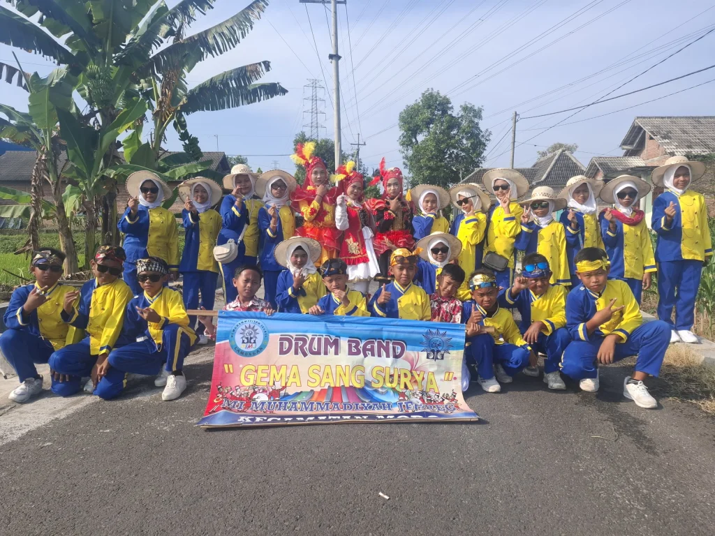 Aksi MI Muhammadiyah Kampak Mengguncang Bumi Modo dalam Grand Opening Klinik Muhammadiyah Modo