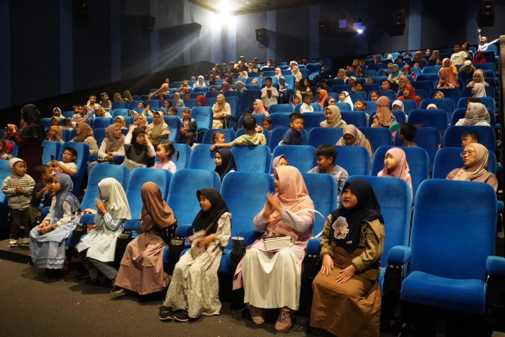 Outing Class SD Muhita: Serunya Nonton Bareng di Kota Cinema Mall Jember
