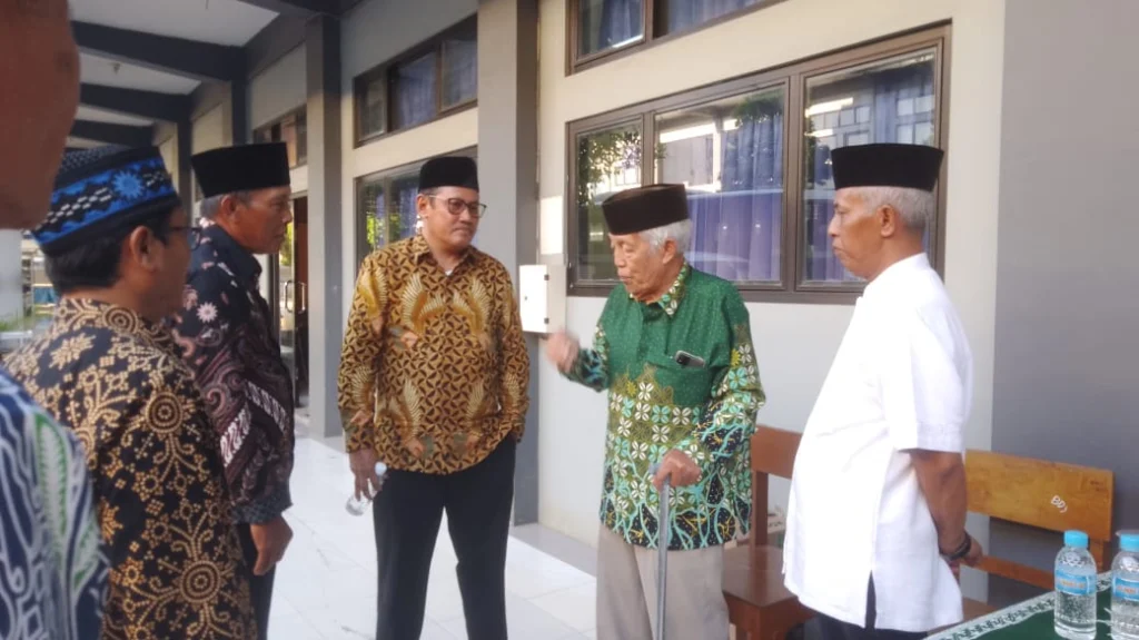 Kehadiran Rektor UMM di SMAS Muha Genteng Disambut Antusias Warga Sekolah