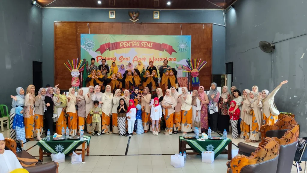 125 Siswa TK ABA dan KB Aisyiyah Pakisaji Rayakan Kelulusan Meriah