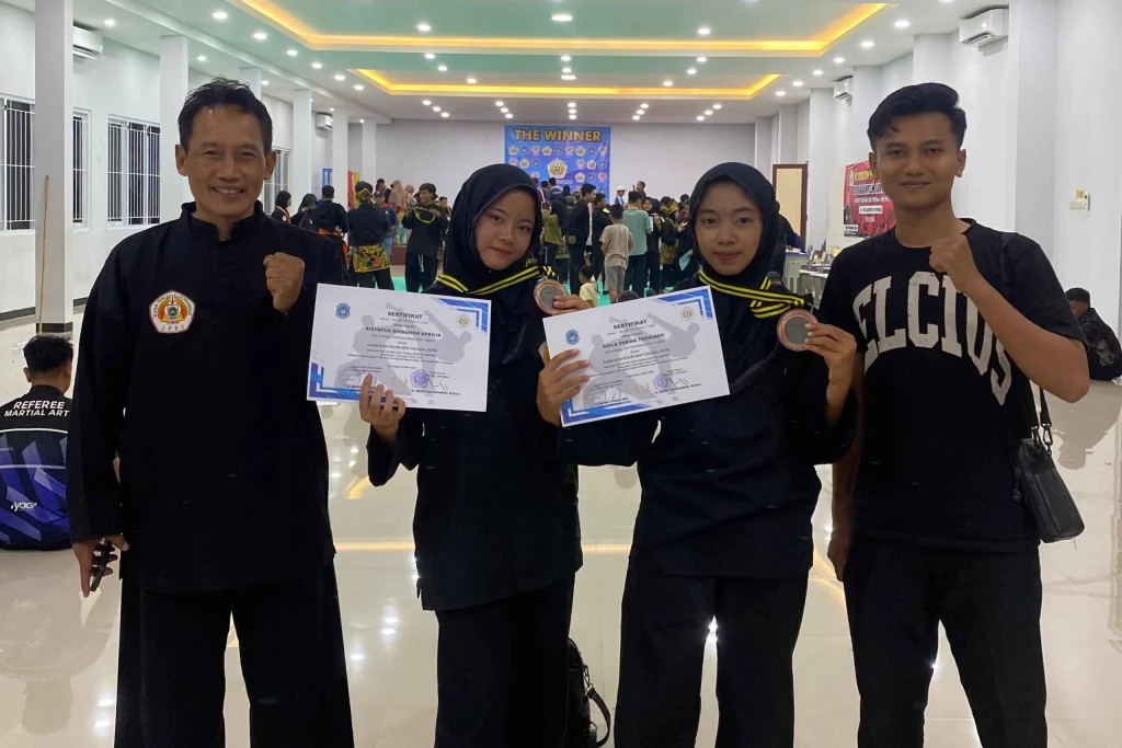 Juara Tingkat Nasional, Atlet Pencak Silat SMP Mutu Babat Borong Piala dalam 1 Bulan