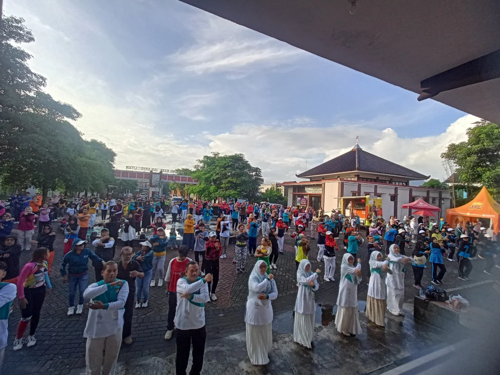 Meriah! Ribuan Warga Padati Puncak Milad ke-8 RS Islam Aminah Blitar