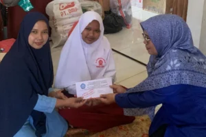 Unik dan Mengharukan, SD Muhammadiyah Melirang Antar Surat Kelulusan ke Rumah Siswa