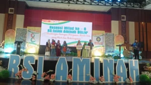 HUT RS Aminah Blitar, Karyawan Purna Terima Modal Usaha