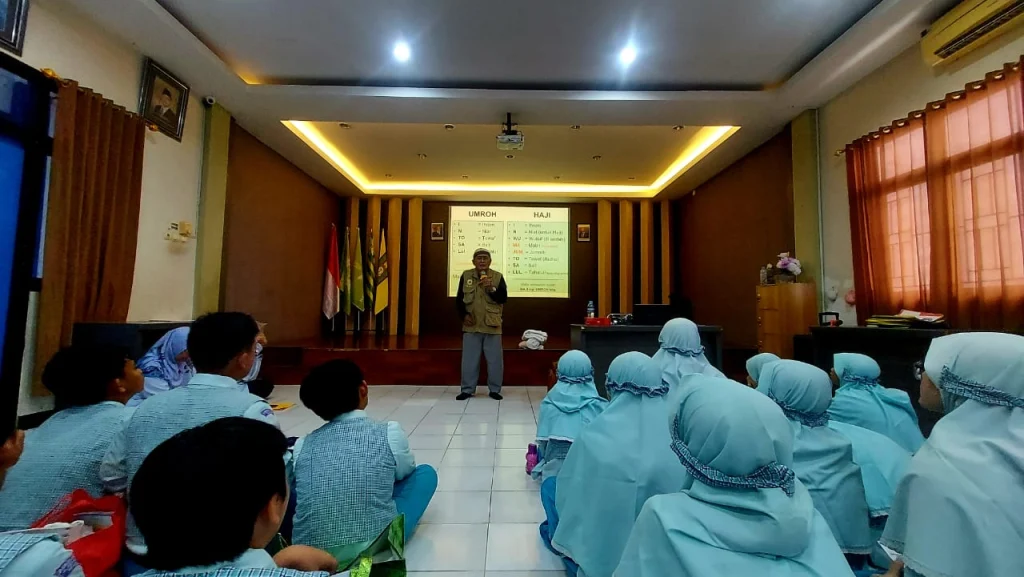 Langkah Kecil Menuju Tanah Suci Sejak Dini: SDMM Gelar Manasik Haji