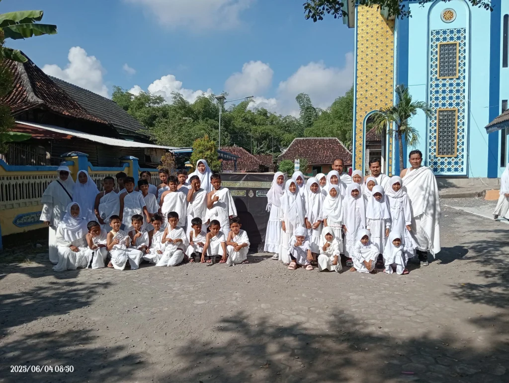 MIM Kedungwaras Gelar Manasik Haji Tanamkan Semangat Ibadah