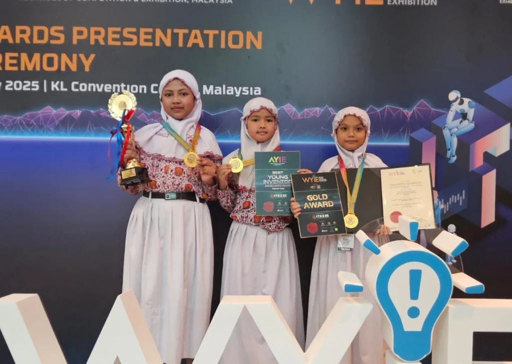 Harumkan Nama Indonesia, Tiga Siswi SD Mudipat Raih Medali Emas di WYIE 2025