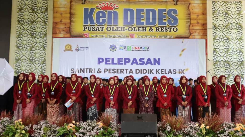Mengukir Kenangan Manis dalam Pelepasan Santri dan Siswa SMPM 6 Dau