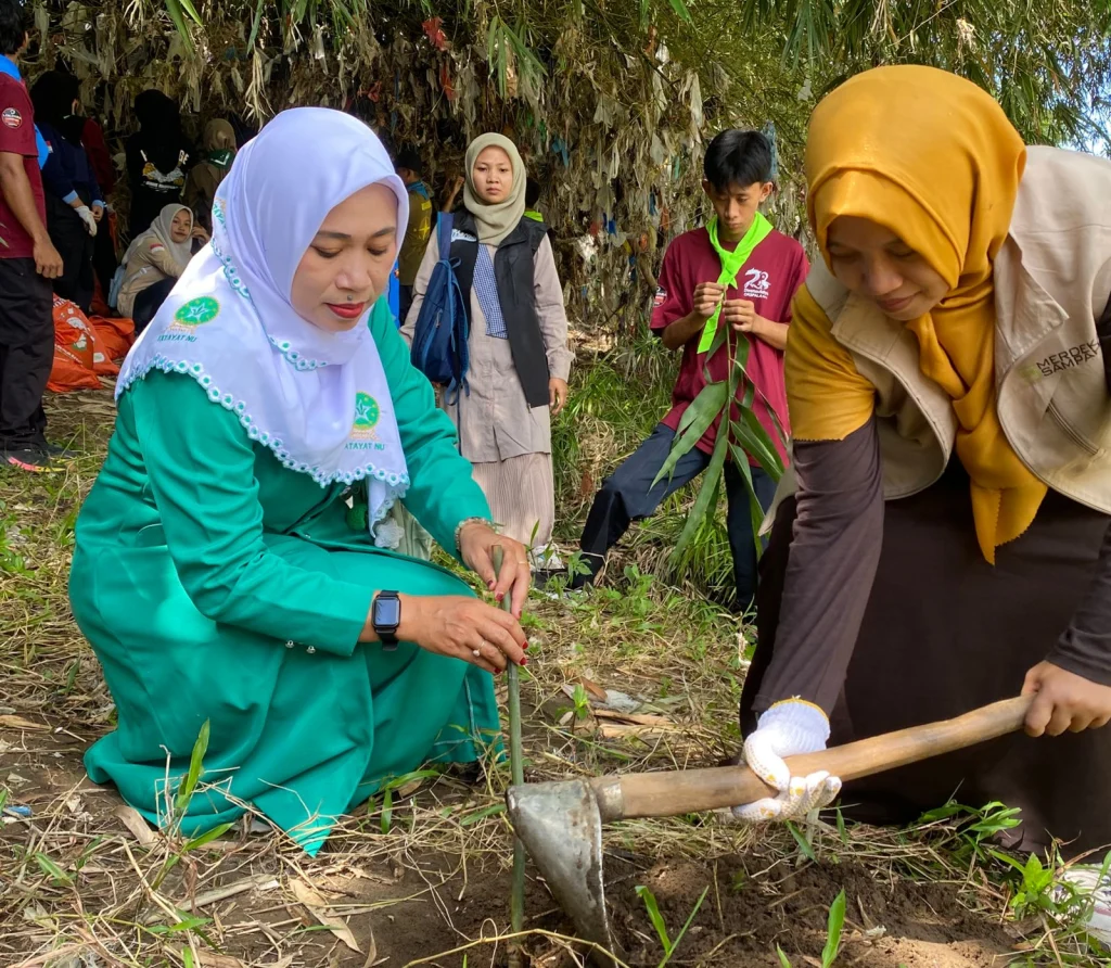 Peringati World Environment Day, Duta Green Nasyiah Gelar Aksi Tanam Bambu