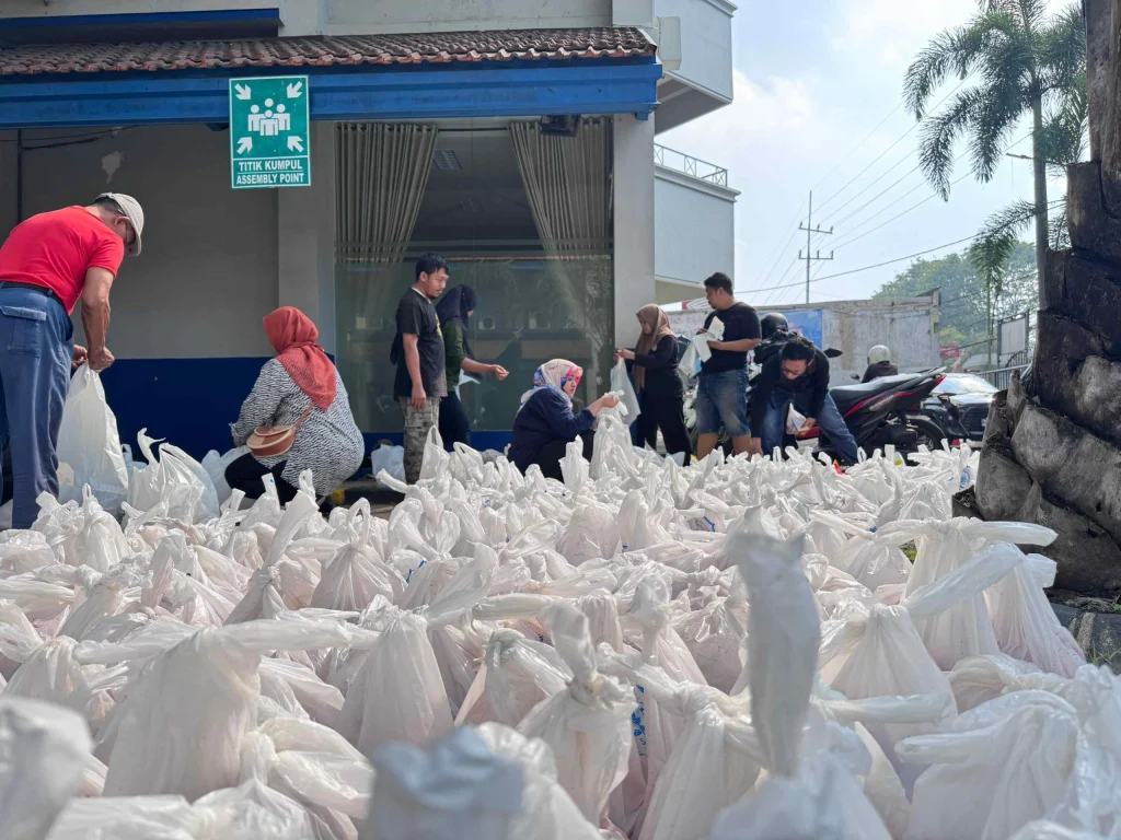 Semangat Berkurban di Kampus, Umsida Tebar Manfaat hingga Desa