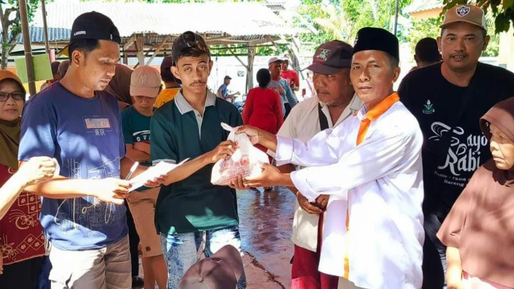 KurbanMu Bahagiakan Sesama: Kisah Sukses Iduladha di Desa Cakru