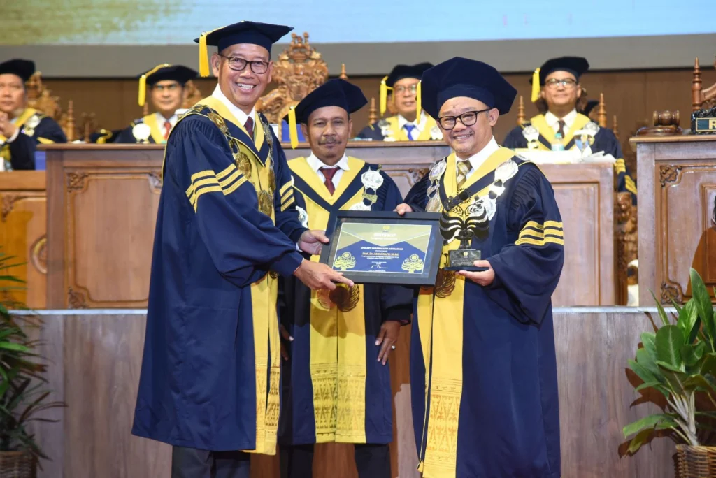 Dies Natalis Ke-60 Unnes: Mendikdasmen Terima Anugerah Konservasi 2025