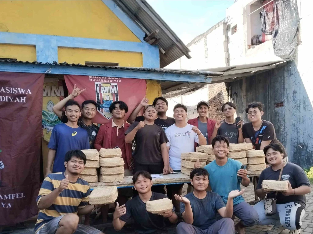 IMM UINSA Berkolaborasi dengan Dua PCM, Tebar Kurban dan Satukan Dakwah di Wonocolo dan Gunung Anyar