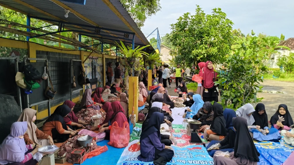 Kemeriahan Kegiatan Penyembelihan Hewan Kurban di SD MUDA TUSIDA