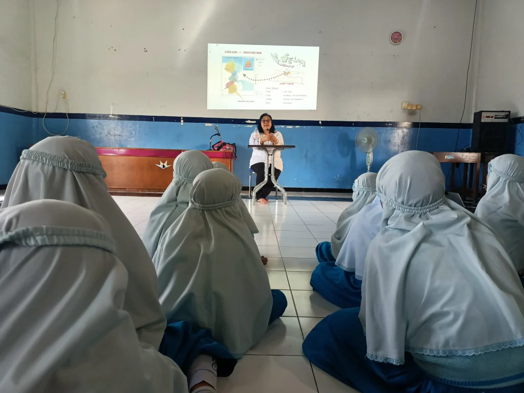 Belajar Jaga Laut, Siswa SD Mugres Antusias Ikuti Kelas Bareng Dinas Perikanan