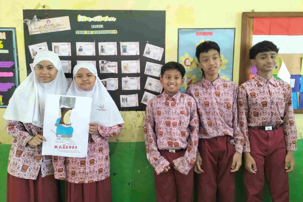 Menarik! Murid SD Mugres Kampanyekan Bahaya Narkoba Lewat Kegiatan P5