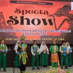 SD Muhammadiyah 1 Kebomas Selenggarakan Acara Pelepasan Siswa dengan Meriah