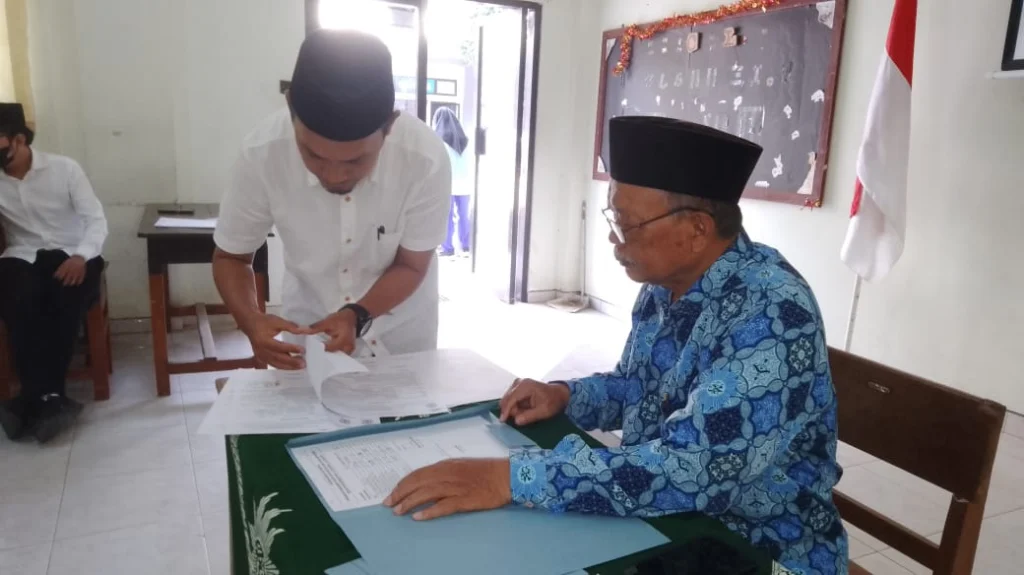 Teken Pakta Integritas, Guru SMAS Muha Dapat Pembinaan HPT dan Etos Kerja