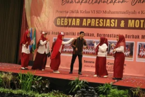 Kolaborasi Hangat SD Mupat: Walimurid Turut Pentas di Acara Perpisahan