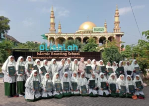 Ada Nama Hafidz Hafidzah Diumumkan di Pembagian Rapor MDTW Al-Ishlah Sendangagung