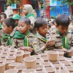 Keseruan SD Mugres Makan Bersama 3000 Bakso