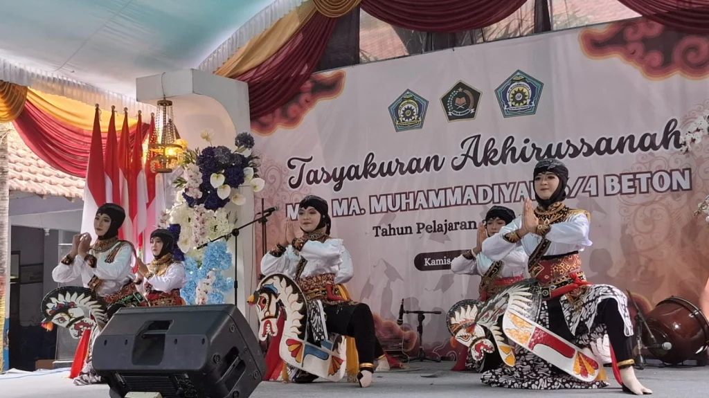 MTsM 6 dan MAM 4 Beton Adakan Tasyakuran Akhirussanah dengan Khidmat