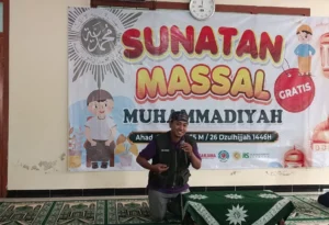 Juru Sunat Motivasi Peserta Sunatan Massal: Lawan Takut, Jadi Laki-Laki Sejati