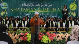 Tangis Haru Warnai Khataman dan Imtihan Ngaji Morning SMP Mulia Tulangan