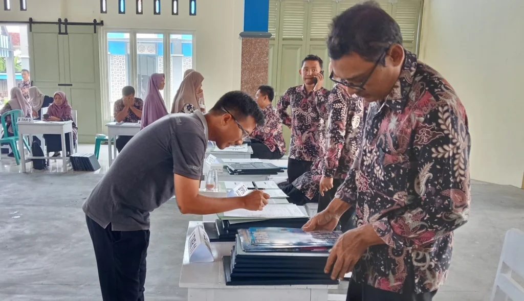 Pembagian Rapor, SMK Muda Genteng Undang Wali Murid