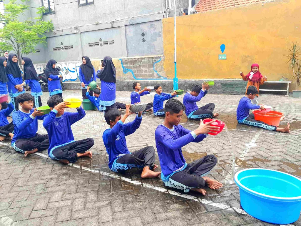 Class Meeting Spemia: Serunya Basah-basahan hingga Pembagian Hadiah