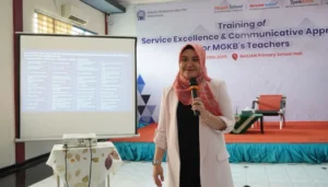 120 Guru Ikuti Pelatihan Service Excellent dan Komunikasi Efektif di SD Berlian